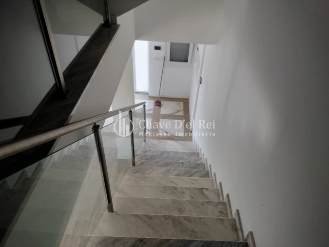 Moradia T5 para Venda em Orgens Foto 27
