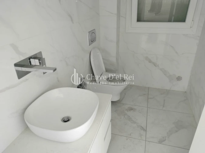Moradia T5 para Venda em Orgens Foto 23
