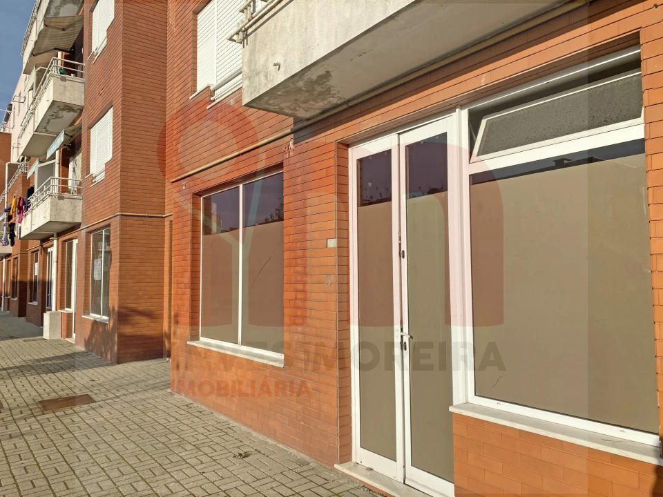 Loja para Venda em Caldas de Vizela (São Miguel e São João) Foto 1