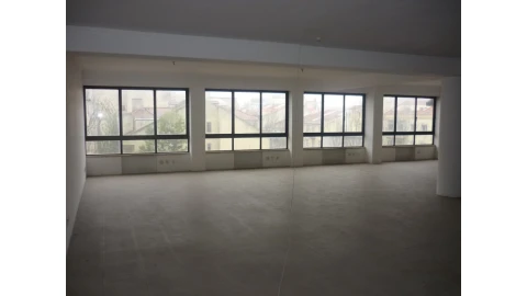 Escritório para Arrendamento em Avenidas Novas