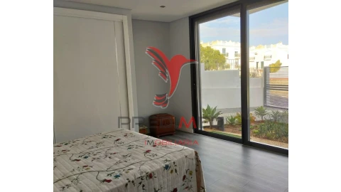 Moradia T4 para Venda em Portimão