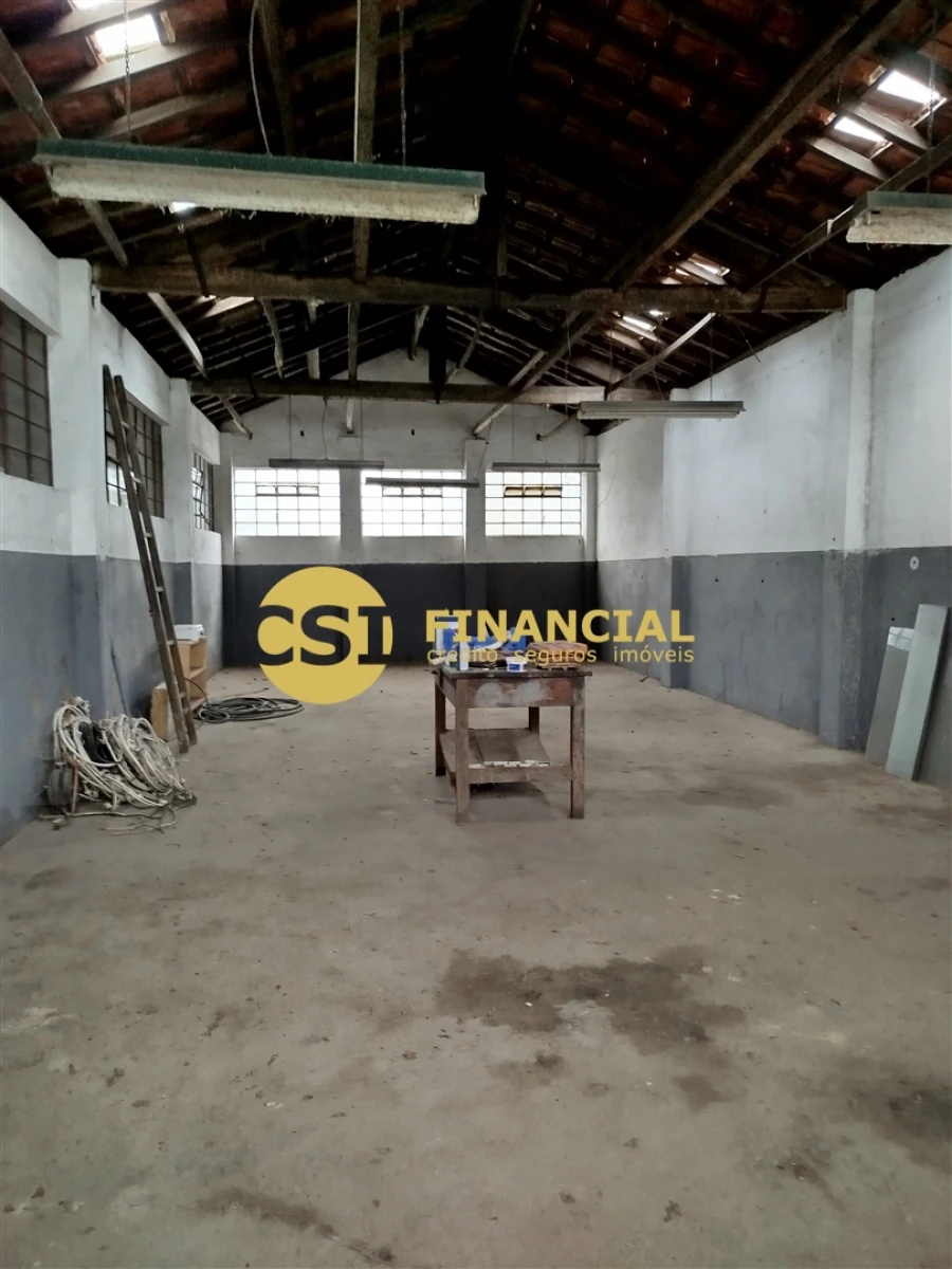 Armazém para Venda em São João da Madeira Foto 3