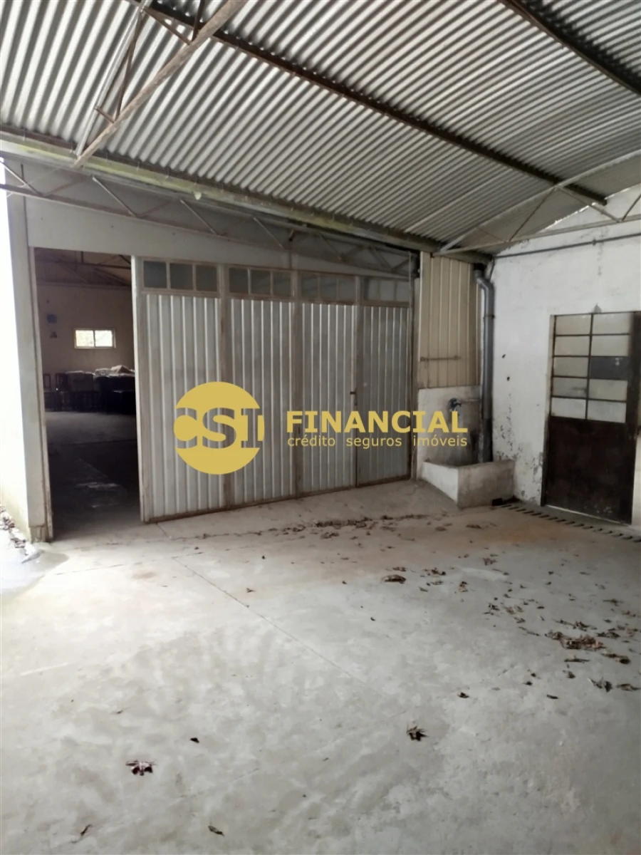 Armazém para Venda em São João da Madeira Foto 5