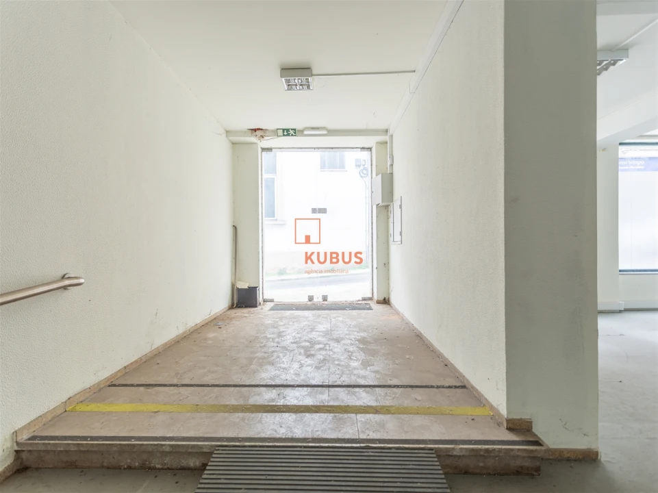 Loja para Venda em Torres Novas (Santa Maria, Salvador e Santiago) Foto 3