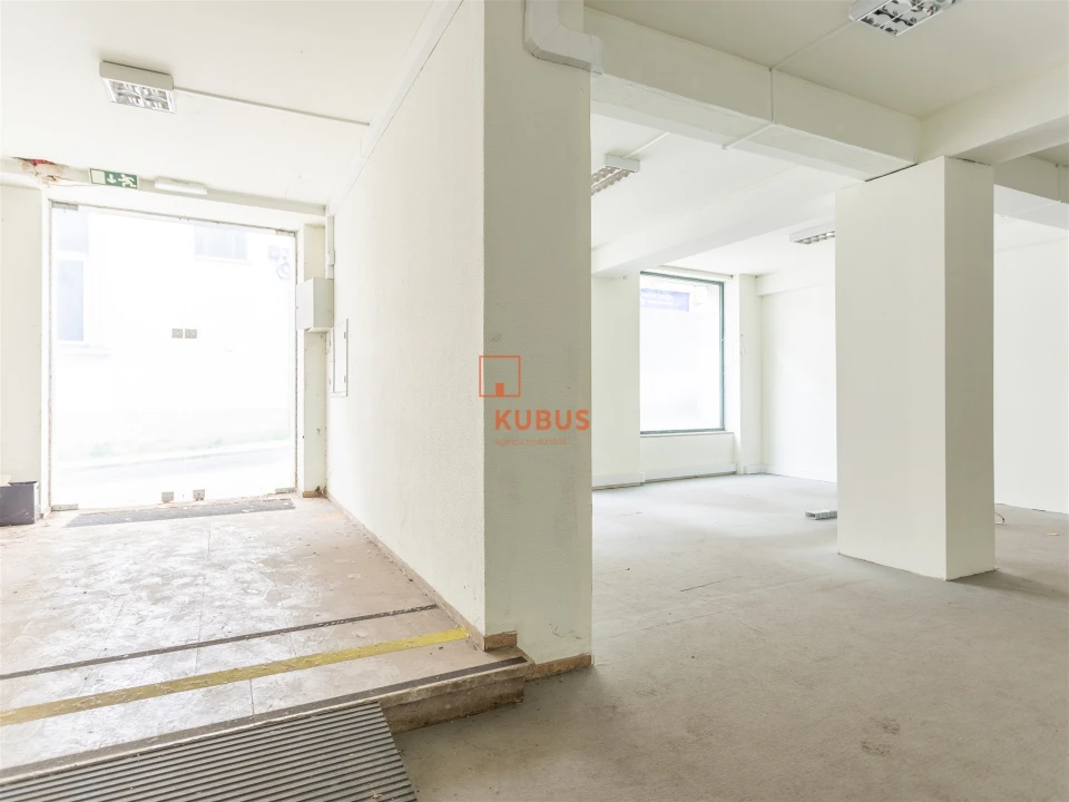 Loja para Venda em Torres Novas (Santa Maria, Salvador e Santiago) Foto 4