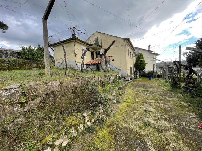 Moradia T3 para Venda em Rio Torto e Lagarinhos Foto 3