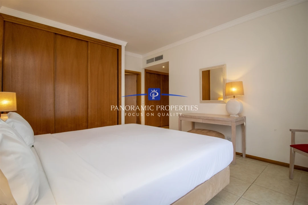 Apartamento T2 para Venda em Estômbar e Parchal Foto 14