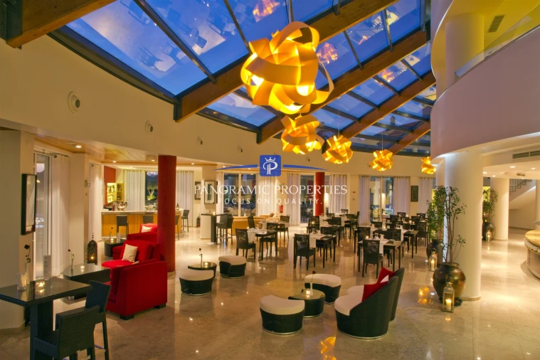 Apartamento T2 para Venda em Estômbar e Parchal Foto 24