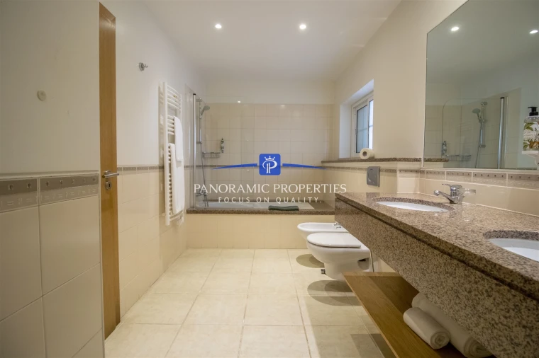 Apartamento T2 para Venda em Estômbar e Parchal Foto 15