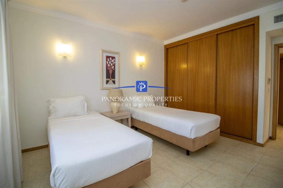 Apartamento T2 para Venda em Estômbar e Parchal Foto 12