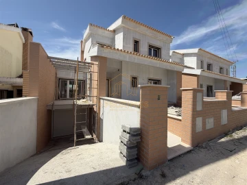 Moradia T4 para Venda em Tavarede