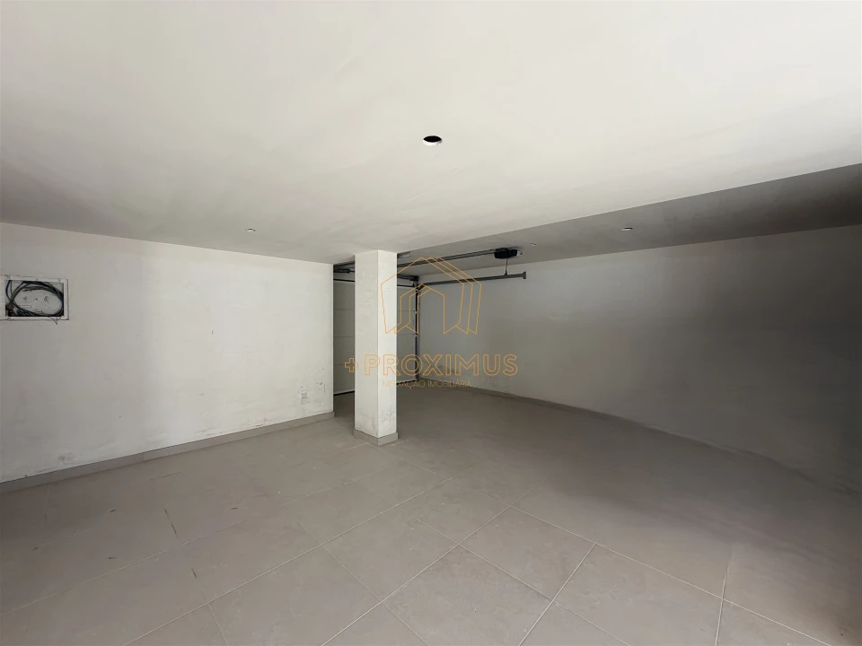 Moradia T4 para Venda em Tavarede Foto 55