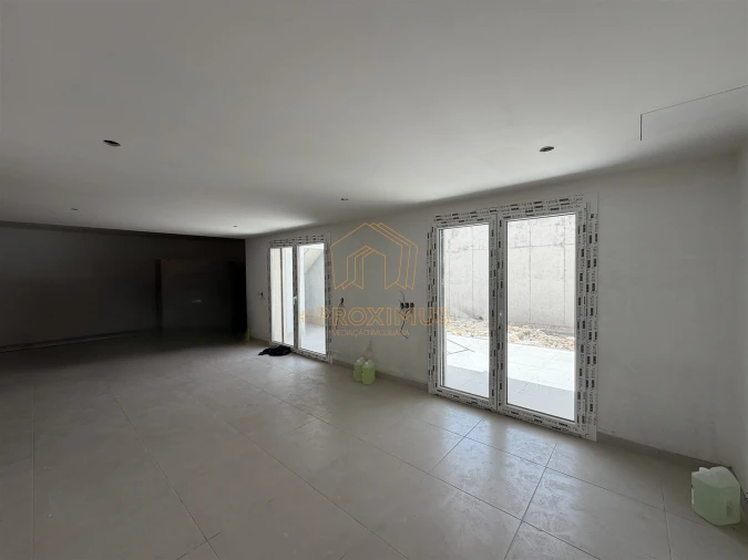 Moradia T4 para Venda em Tavarede Foto 50