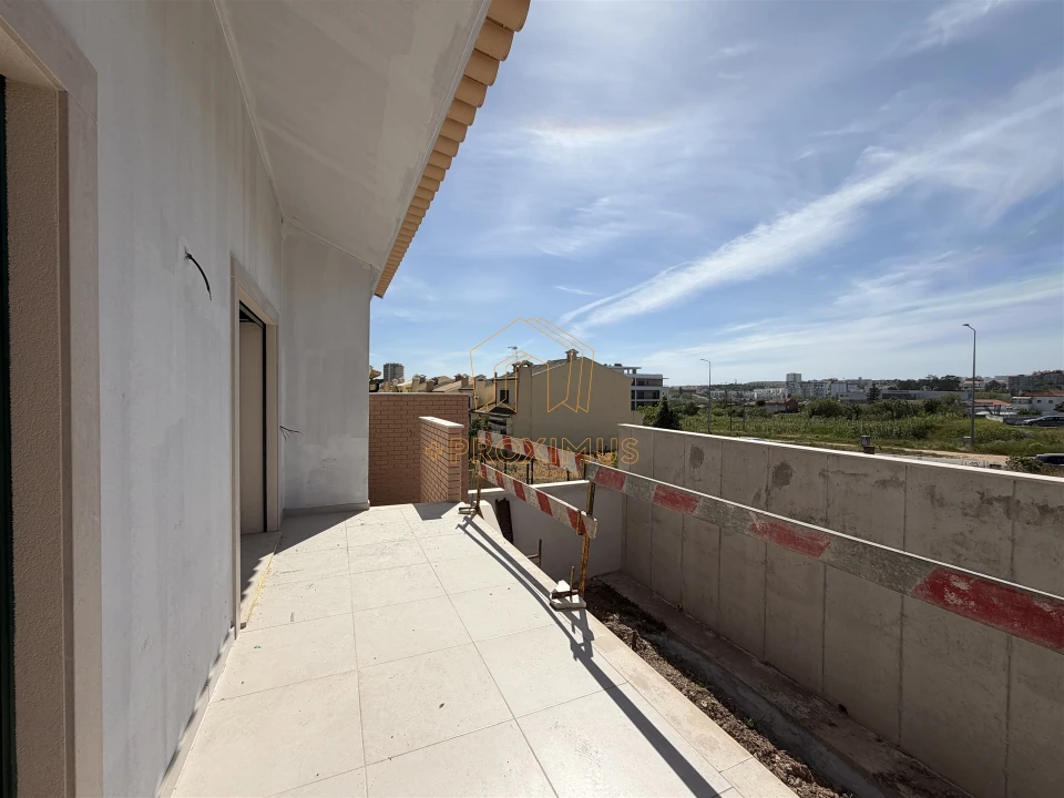 Moradia T4 para Venda em Tavarede Foto 35