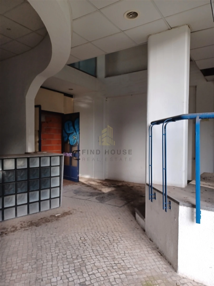 Armazém para Venda em Falagueira-Venda Nova Foto 3