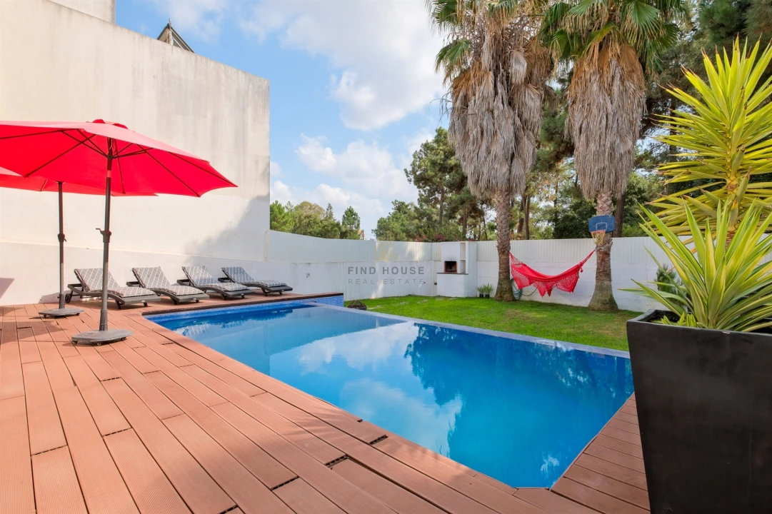 Moradia T4 para Venda em Santo Antonio da Charneca Foto 23