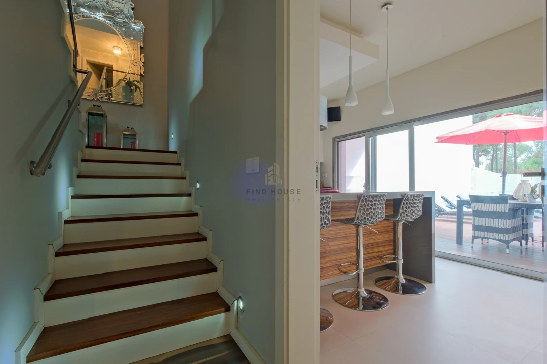 Moradia T4 para Venda em Santo Antonio da Charneca Foto 13