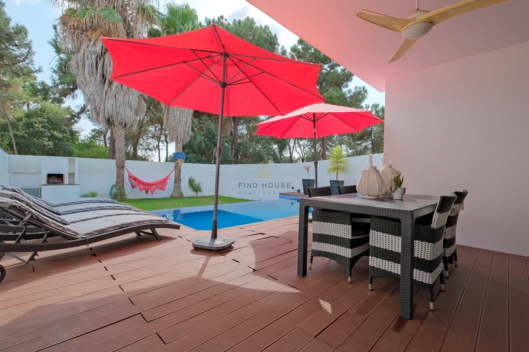 Moradia T4 para Venda em Santo Antonio da Charneca Foto 22