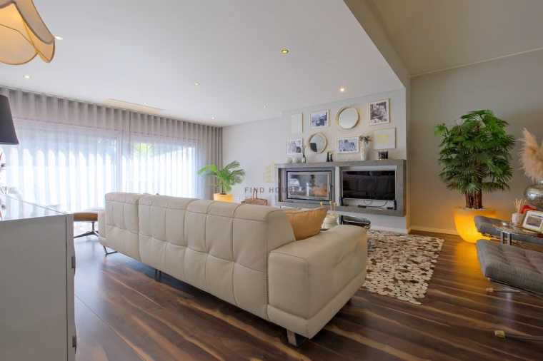 Moradia T4 para Venda em Santo Antonio da Charneca Foto 6