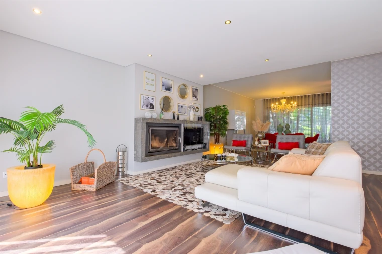 Moradia T4 para Venda em Santo Antonio da Charneca Foto 9