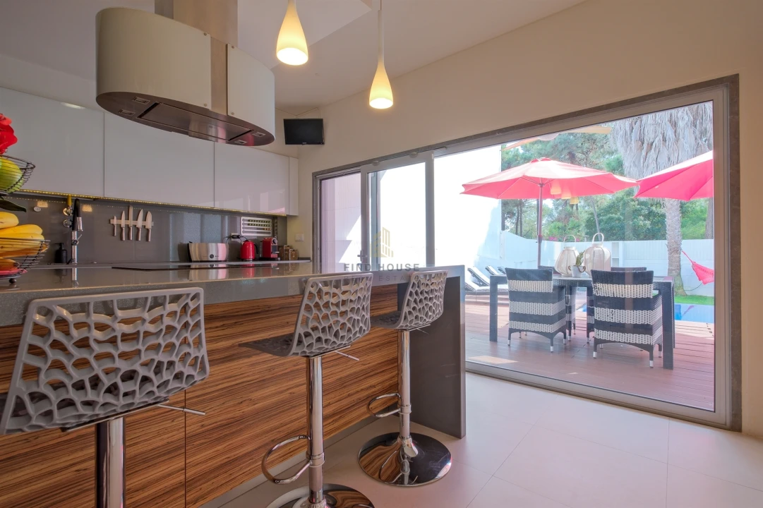 Moradia T4 para Venda em Santo Antonio da Charneca Foto 14