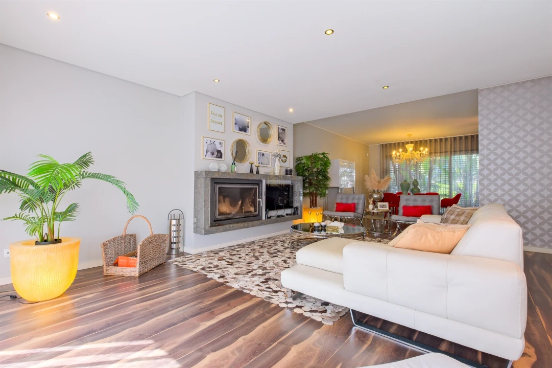 Moradia T4 para Venda em Santo Antonio da Charneca Foto 9