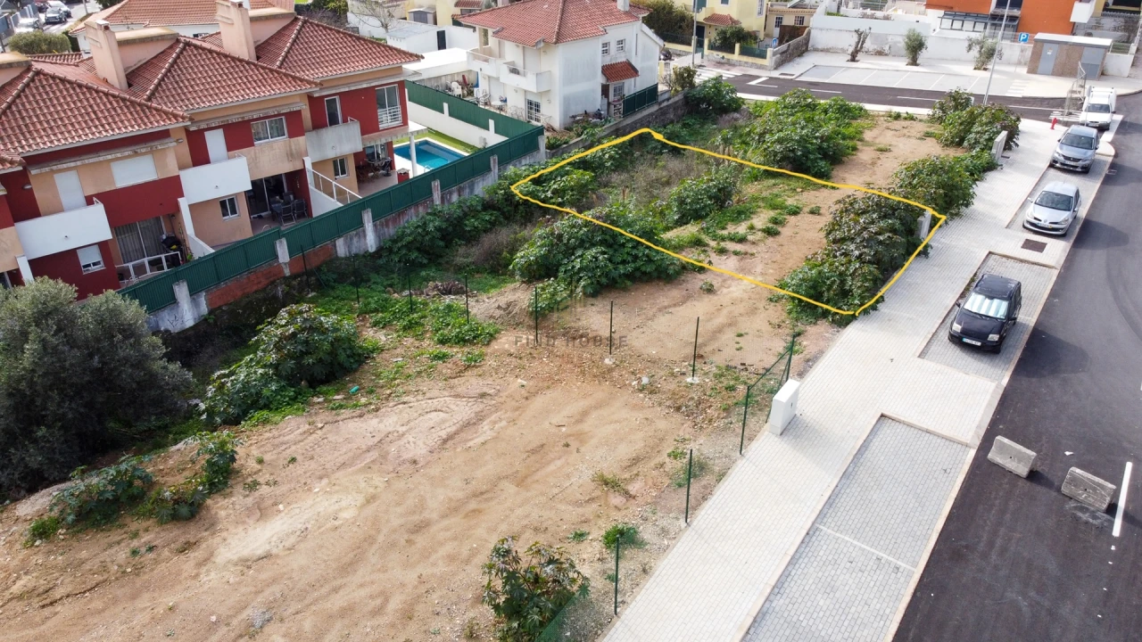 Terreno para Venda em São Domingos de Rana Foto 1