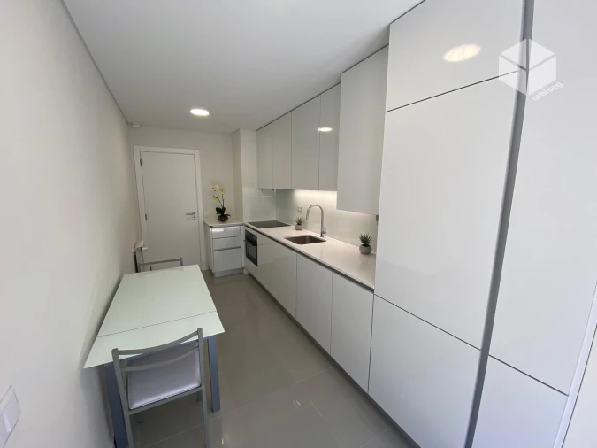 Apartamento T2 para Venda em Tavarede Foto 3