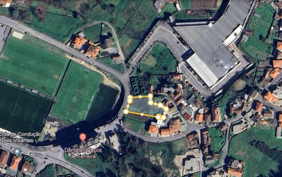 Terreno para Venda em Paços de Ferreira Foto 2