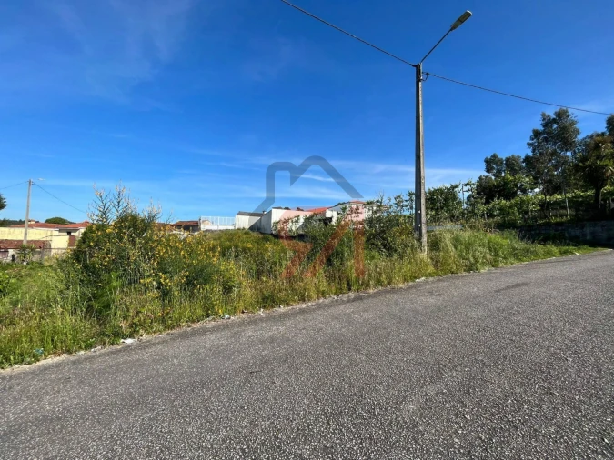 Terreno para Venda em Paços de Ferreira Foto 3