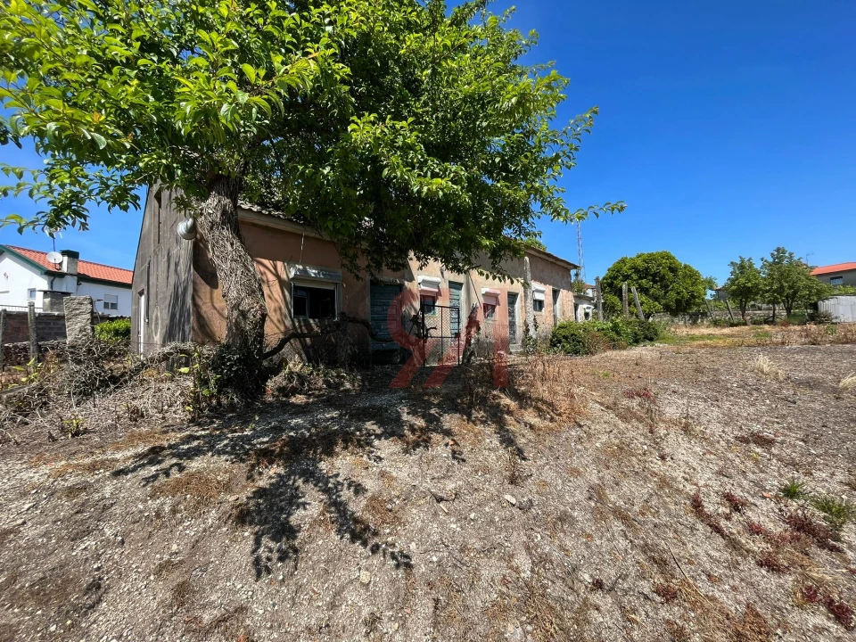 Moradia T0 para Venda em Paços de Ferreira Foto 1