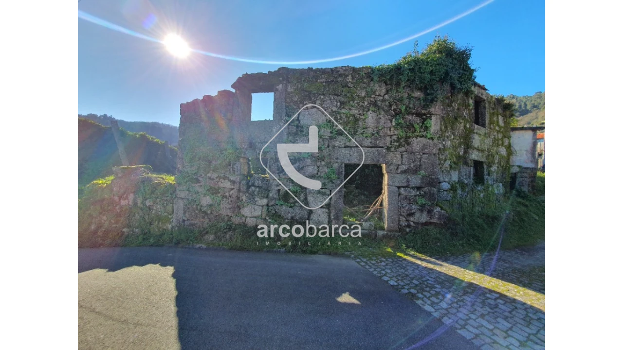 Moradia T5 para Venda em Rio de Moinhos Foto 1