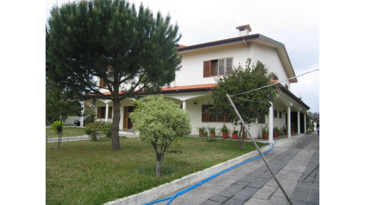 Moradia T6 para Venda em Canelas Foto 1