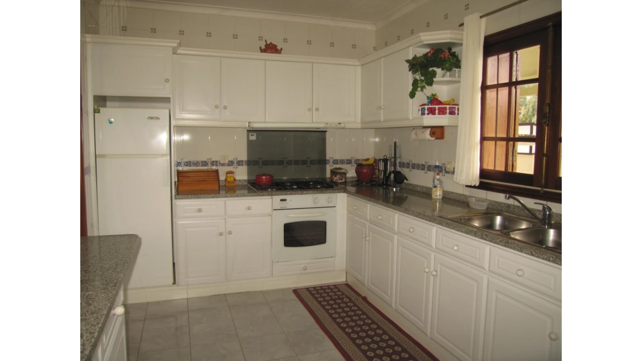 Moradia T6 para Venda em Canelas Foto 2