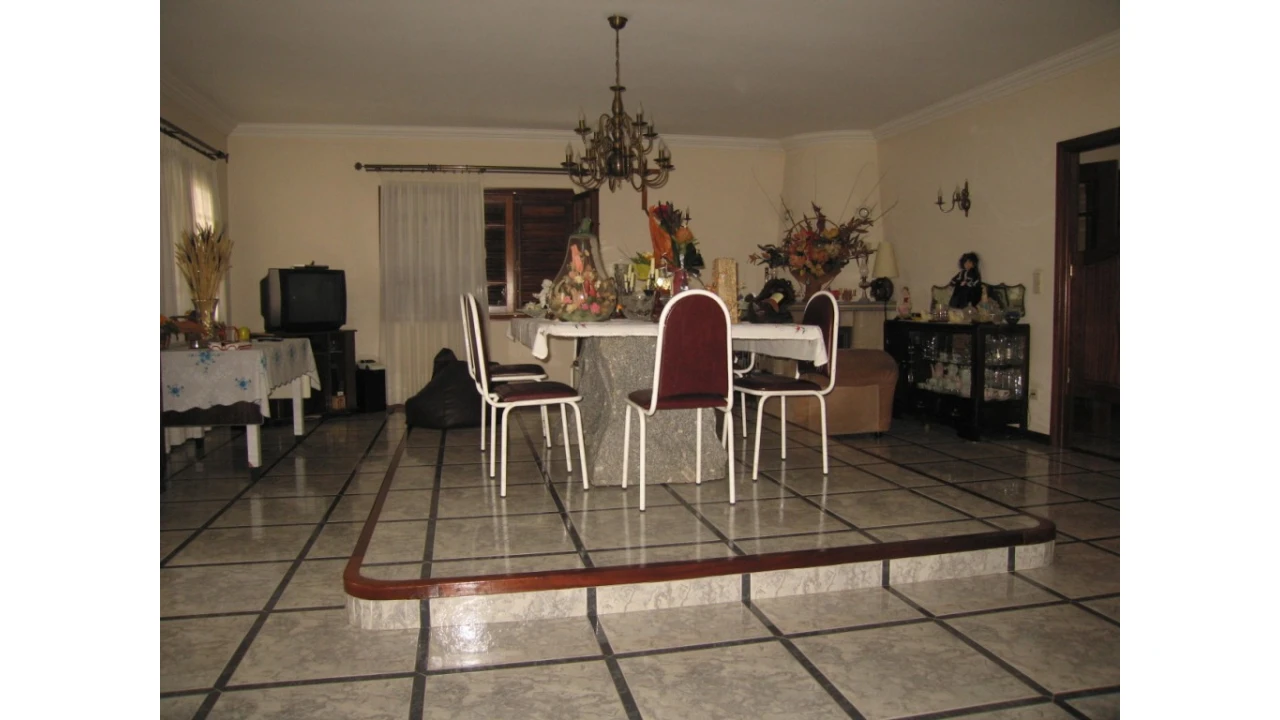 Moradia T6 para Venda em Canelas Foto 7