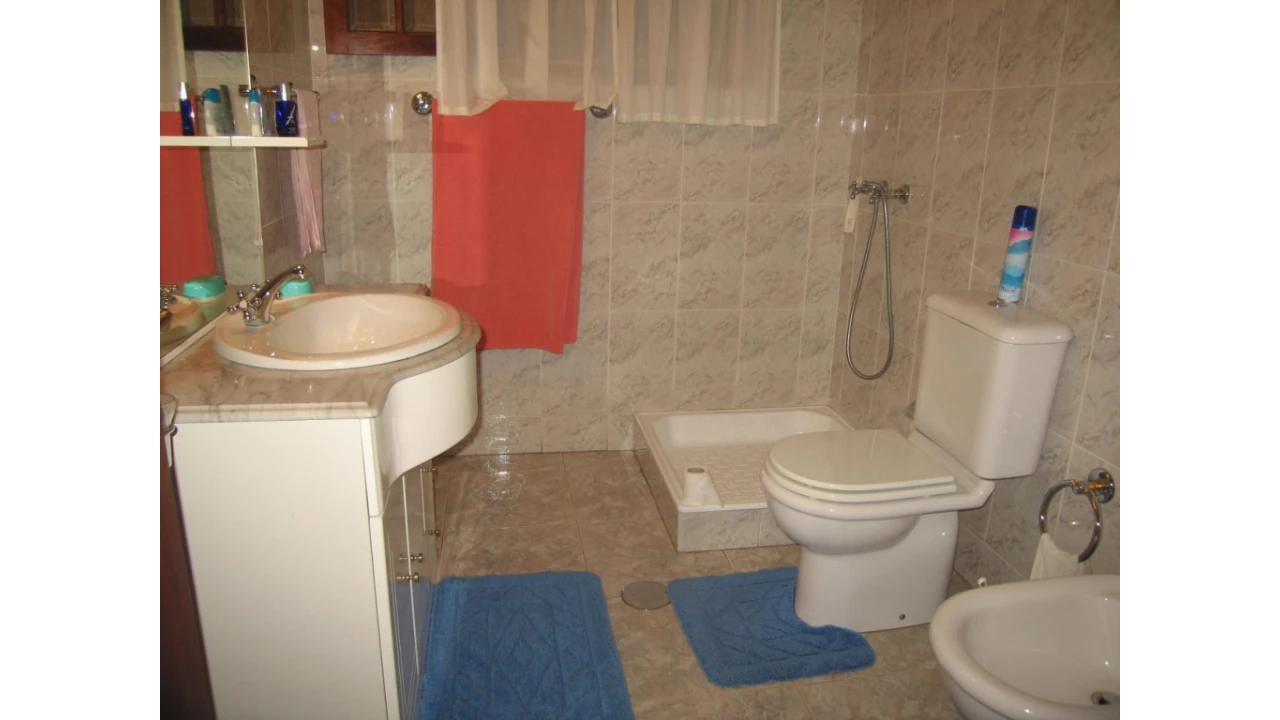 Moradia T6 para Venda em Canelas Foto 15