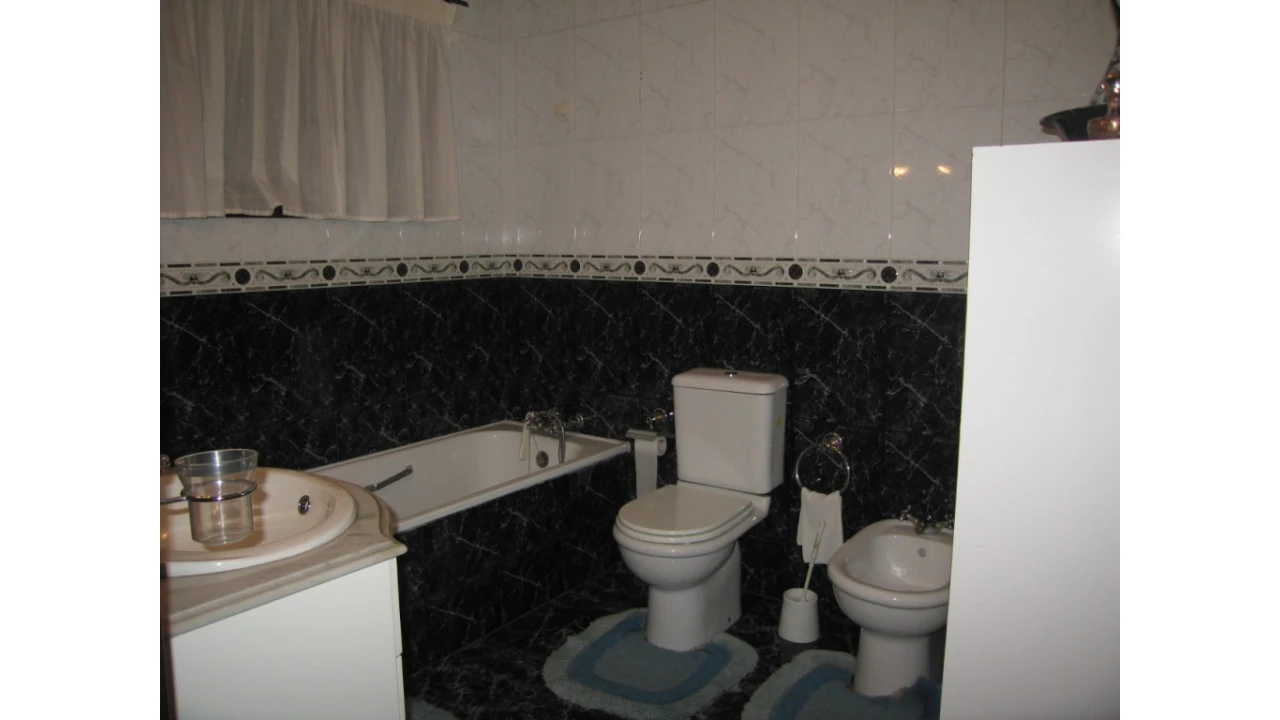 Moradia T6 para Venda em Canelas Foto 19