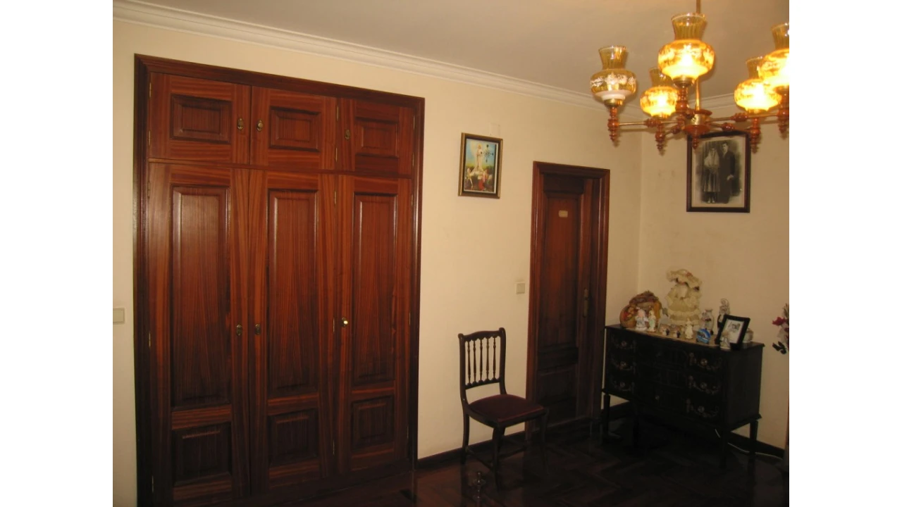 Moradia T6 para Venda em Canelas Foto 36