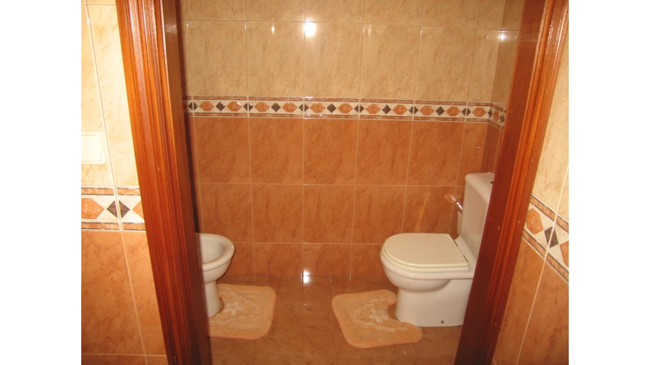 Moradia T6 para Venda em Canelas Foto 40