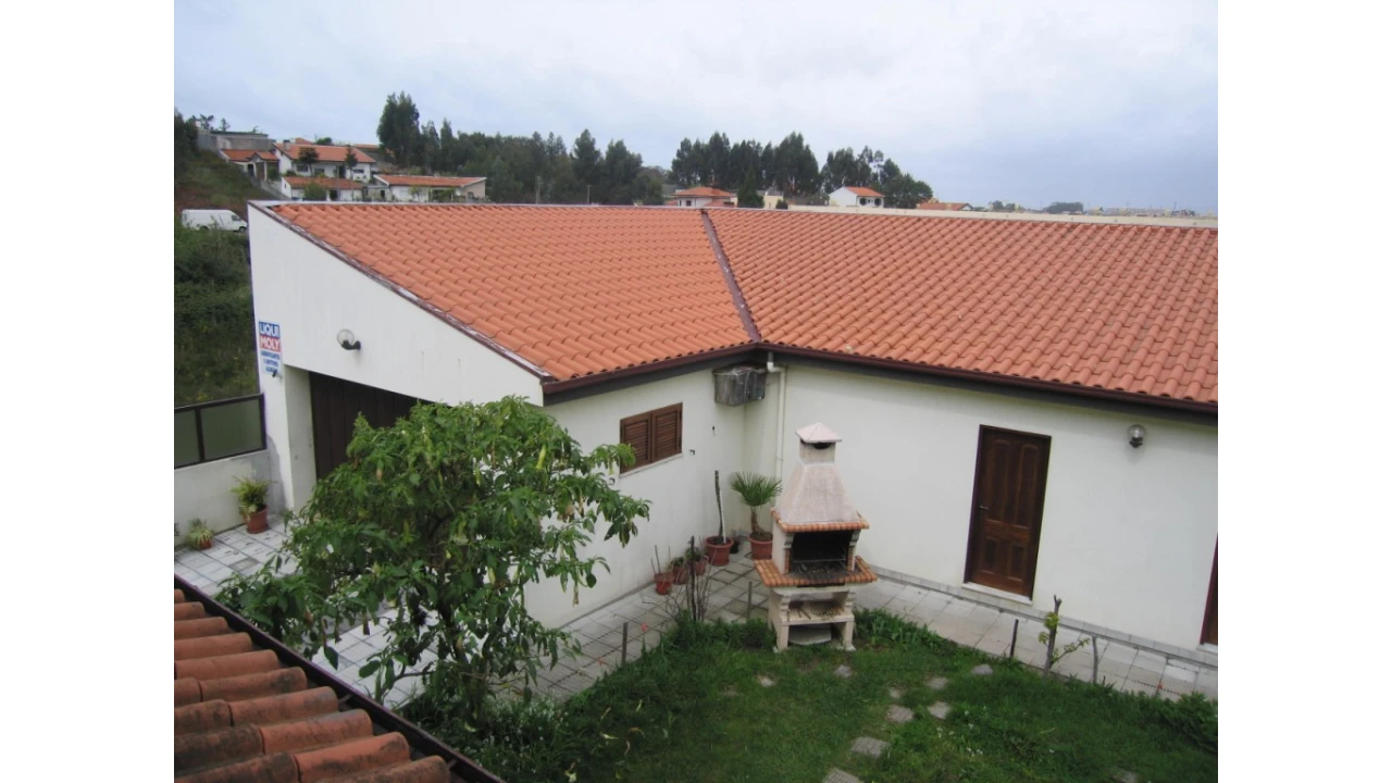 Moradia T6 para Venda em Canelas Foto 41