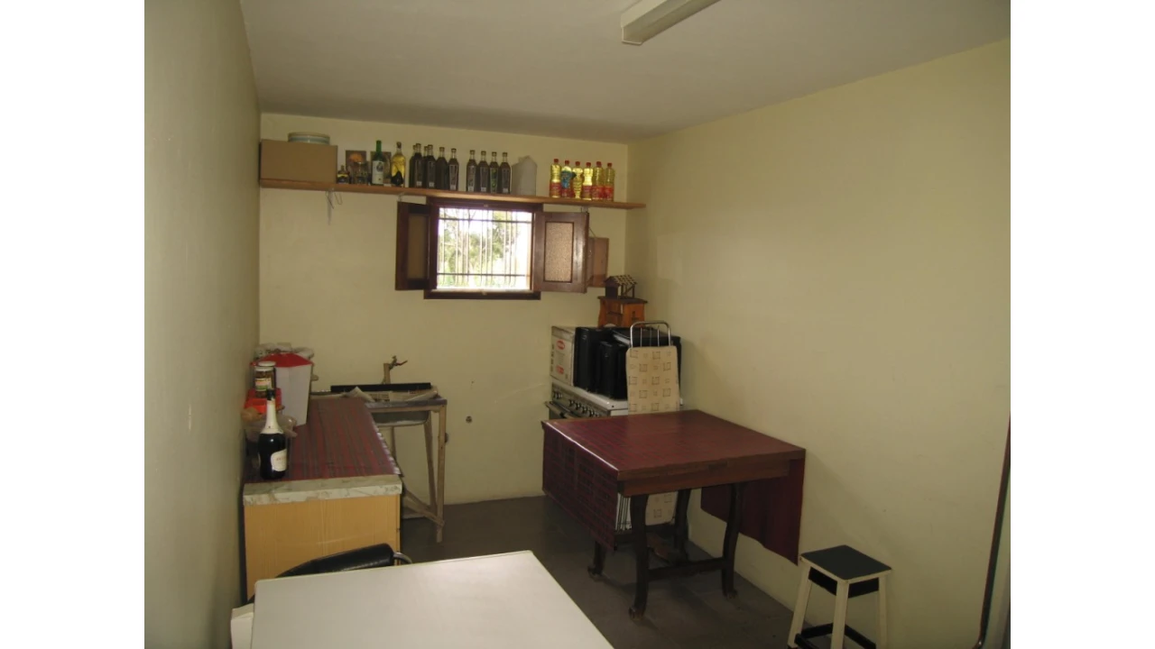 Moradia T6 para Venda em Canelas Foto 46