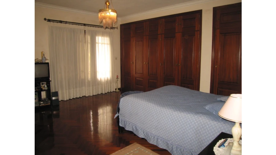 Moradia T6 para Venda em Canelas Foto 29