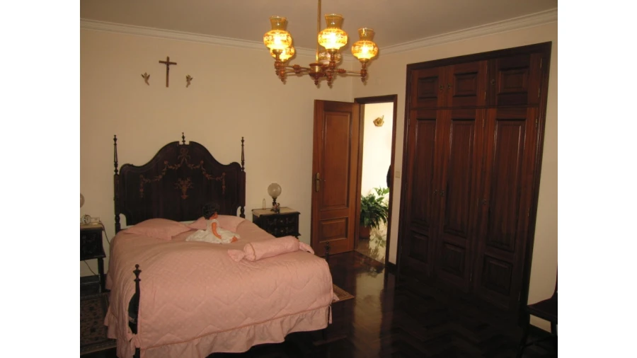 Moradia T6 para Venda em Canelas Foto 35