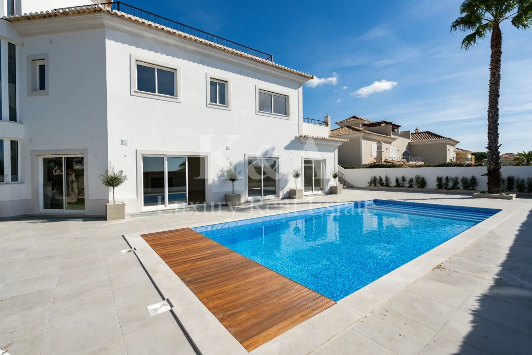 Moradia T5 para Venda em Almancil Foto 2