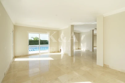 Moradia T5 para Venda em Almancil