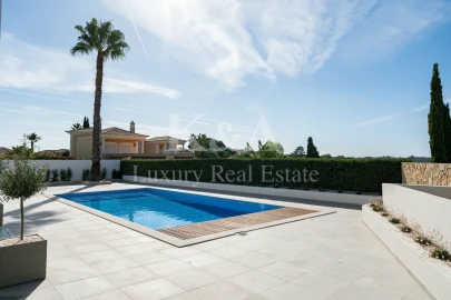 Moradia T5 para Venda em Almancil