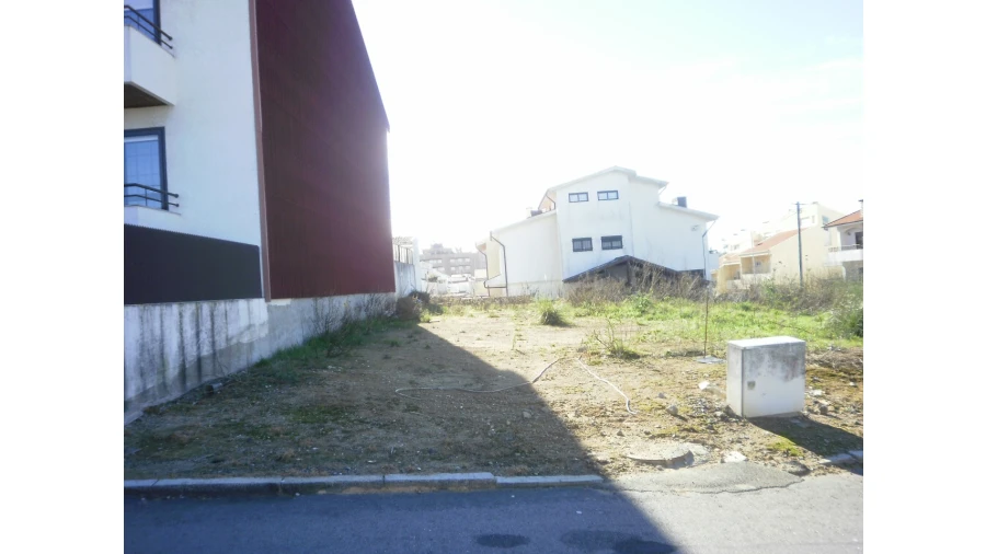 Terreno para Venda em Santa Marinha e São Pedro da Afurada