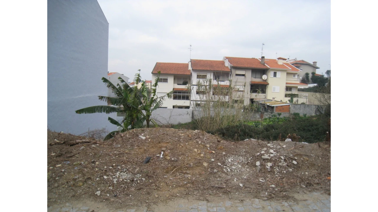 Terreno para Venda em Grijó e Sermonde Foto 1