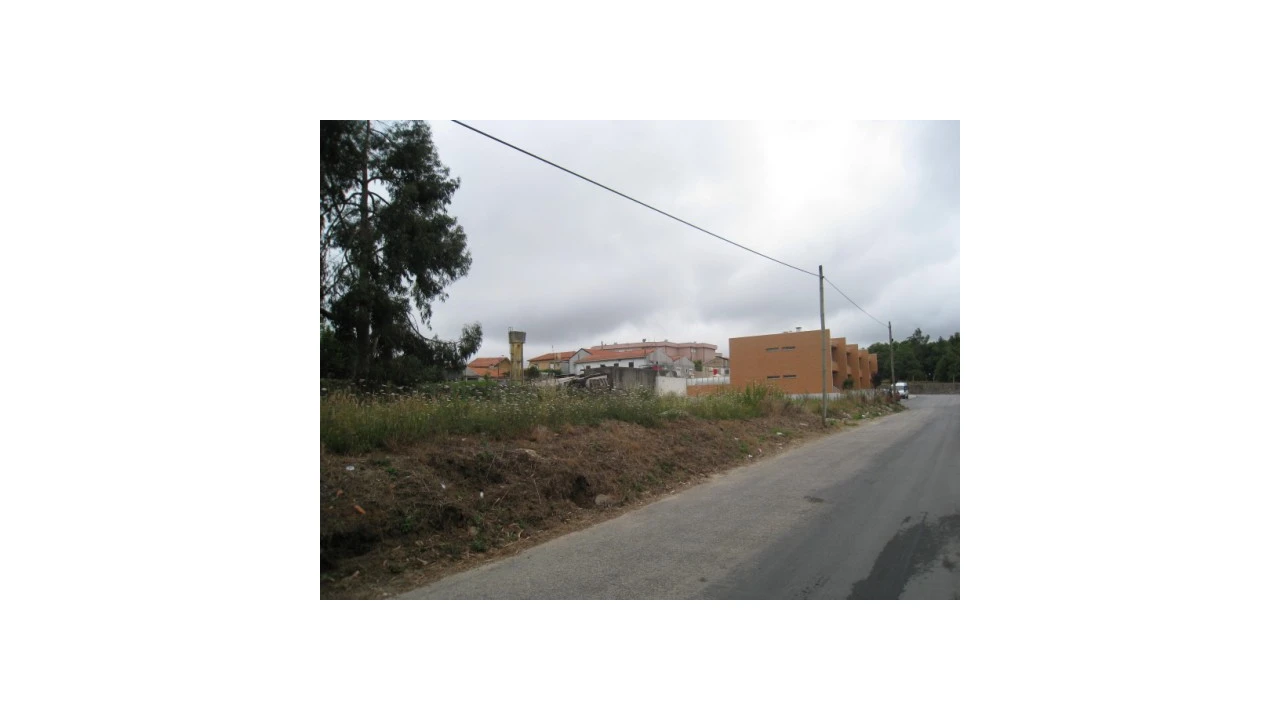 Terreno para Venda em Serzedo e Perosinho Foto 2