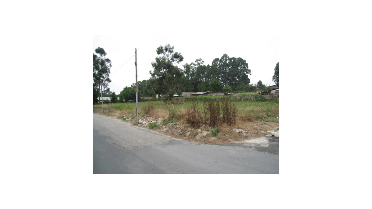Terreno para Venda em Serzedo e Perosinho Foto 1